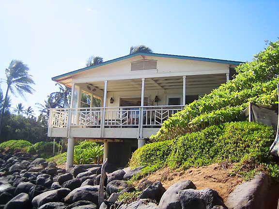 Windsurfing vacation rental cottage Paia Spreckelsville